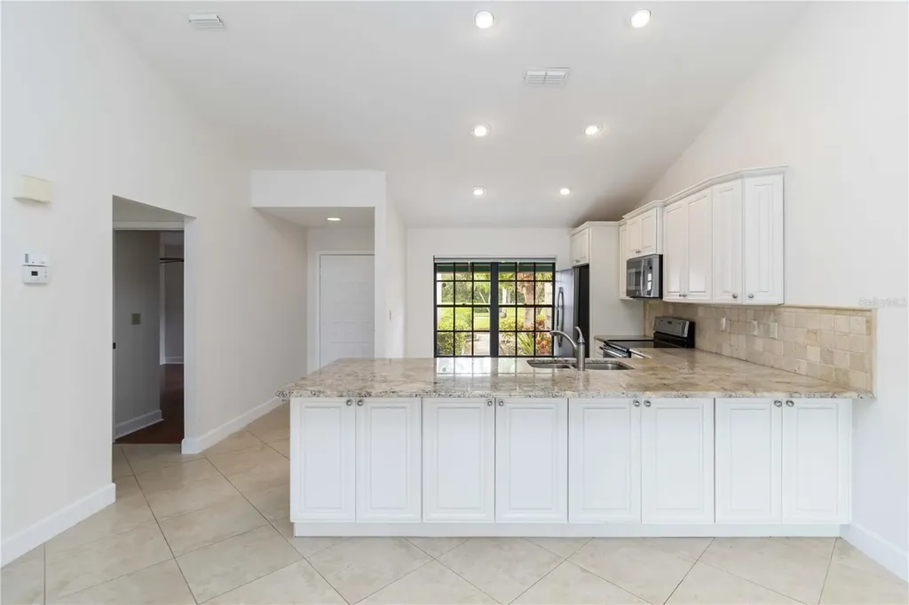 6085 Clubside Drive Sarasota FL 34243