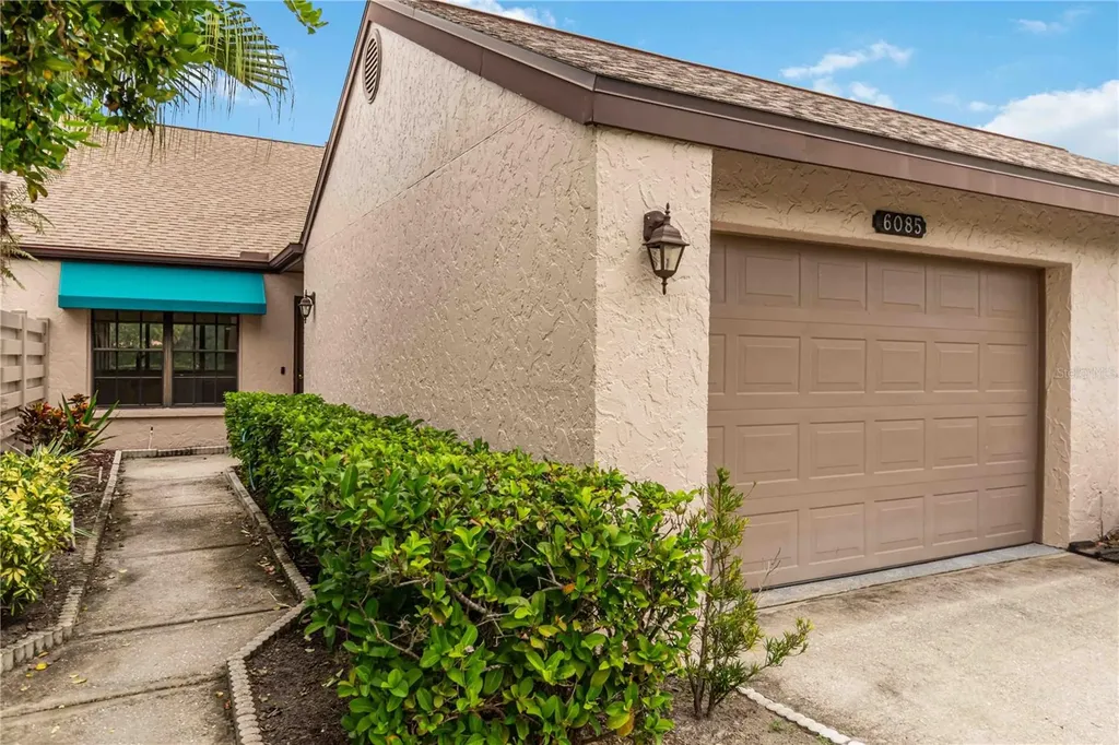 6085 Clubside Drive Sarasota FL 34243