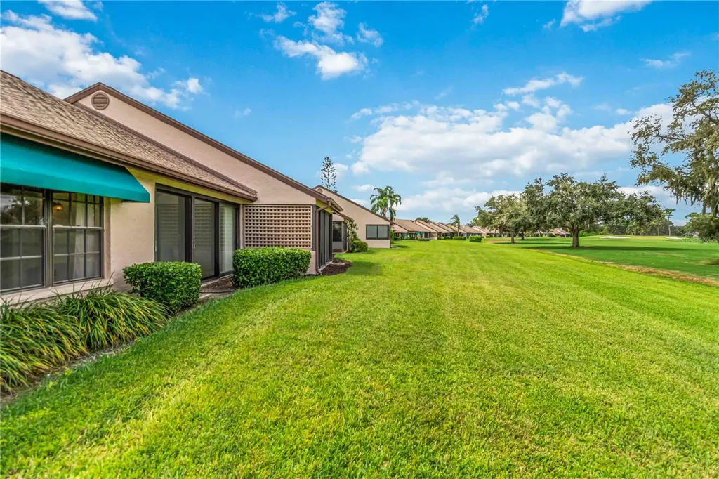 6085 Clubside Drive Sarasota FL 34243