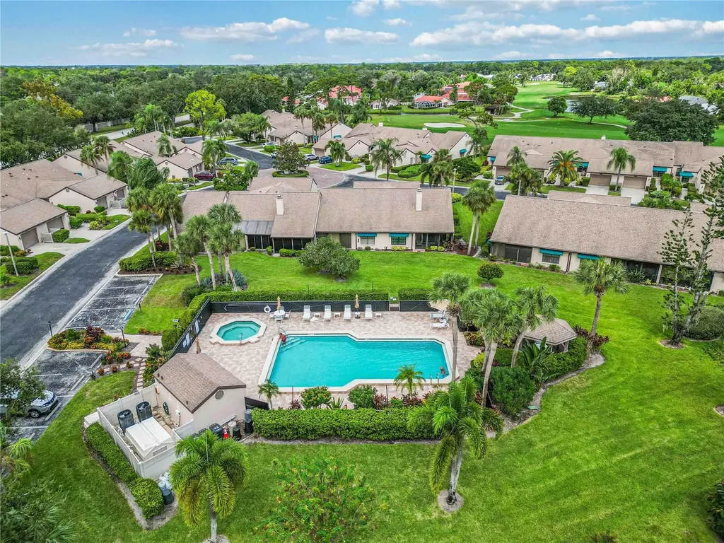6085 Clubside Drive Sarasota FL 34243
