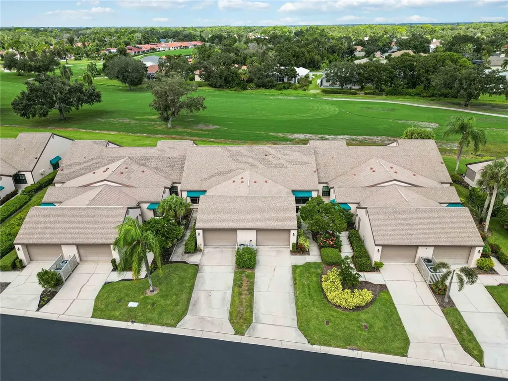 6085 Clubside Drive Sarasota FL 34243