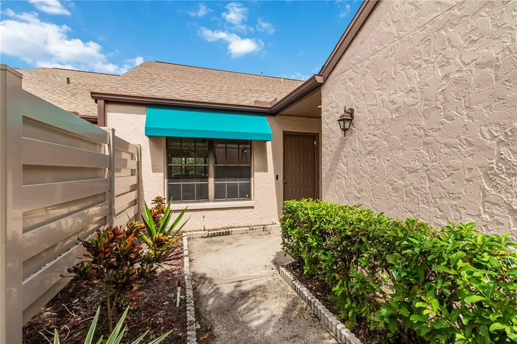 6085 Clubside Drive Sarasota FL 34243
