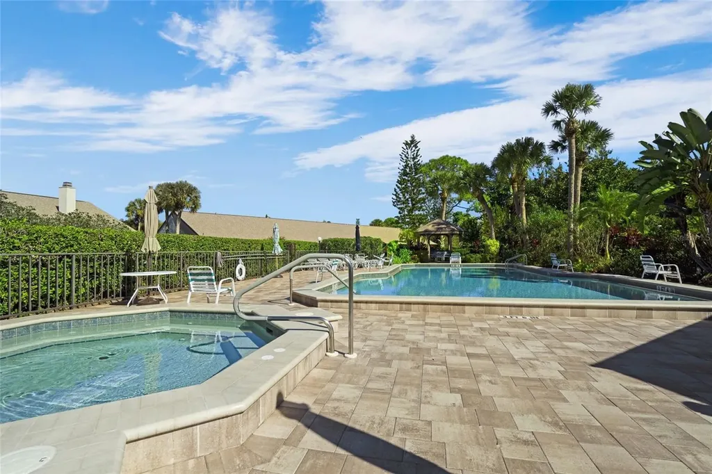 6085 Clubside Drive Sarasota FL 34243