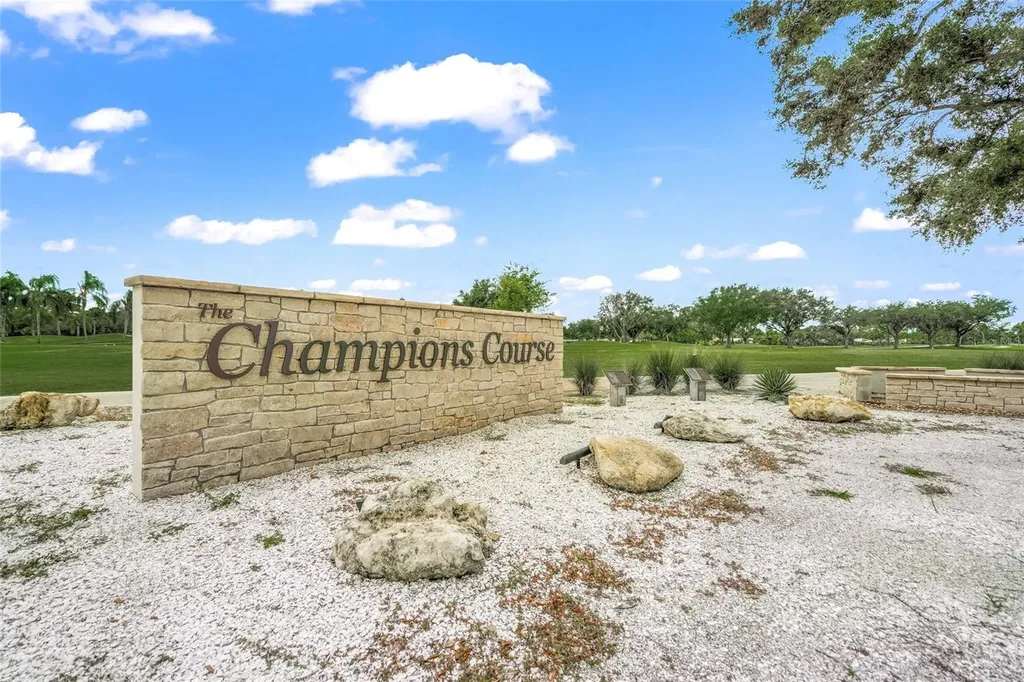 6085 Clubside Drive Sarasota FL 34243