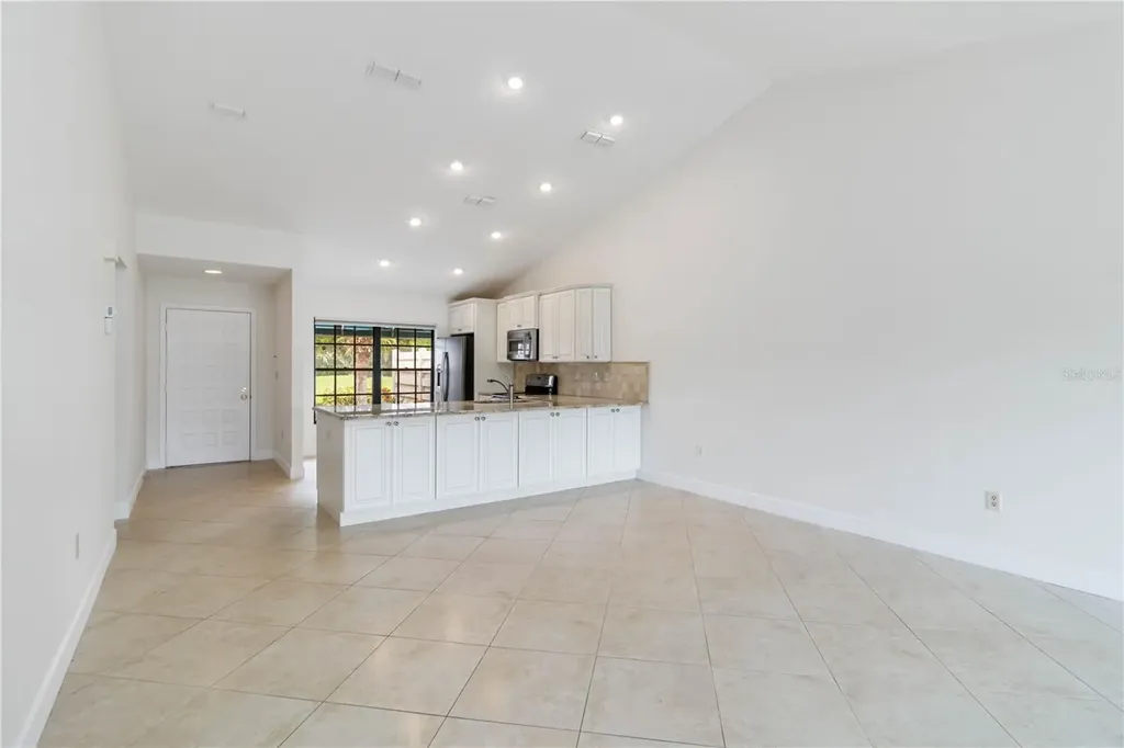 6085 Clubside Drive Sarasota FL 34243