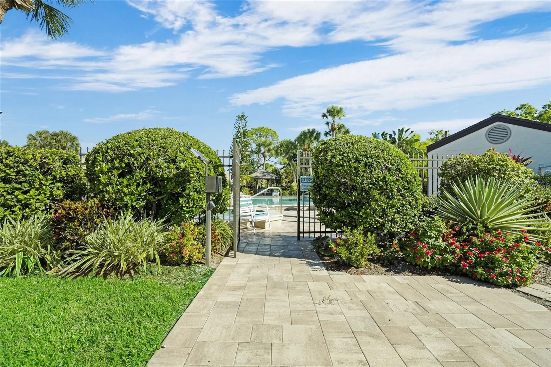 6085 Clubside Drive Sarasota FL 34243