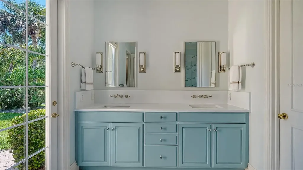 228 Saint James Park Osprey FL 34229