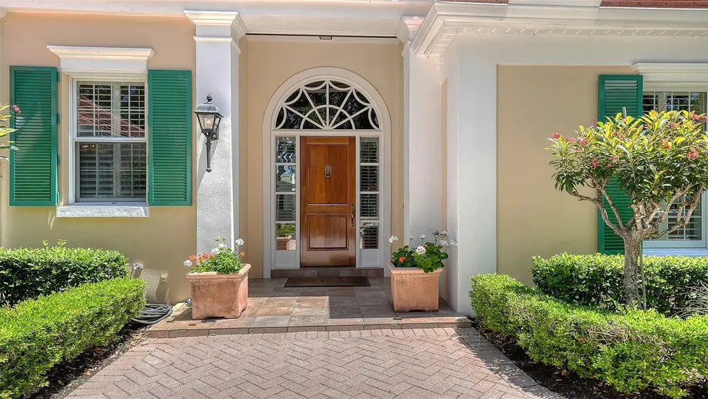228 Saint James Park Osprey FL 34229