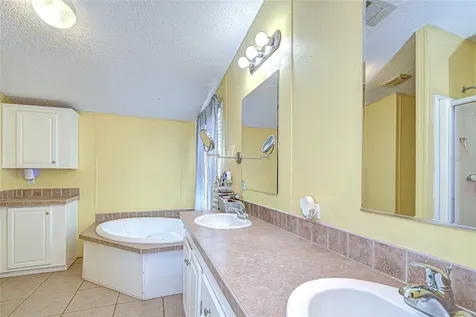 43650 County Road 54 E Kathleen FL 33849