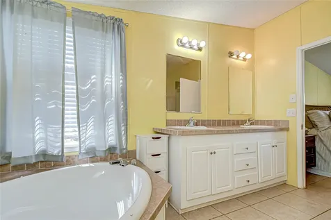 43650 County Road 54 E Kathleen FL 33849