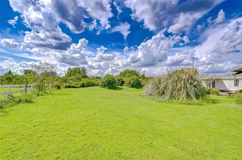 43650 County Road 54 E Kathleen FL 33849