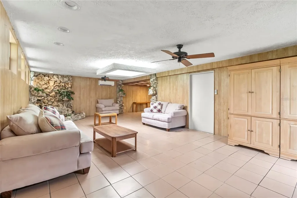 3205 Bougainvillea Street Sarasota FL 34239