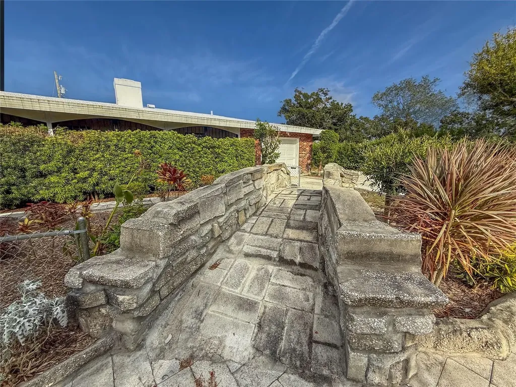 3205 Bougainvillea Street Sarasota FL 34239