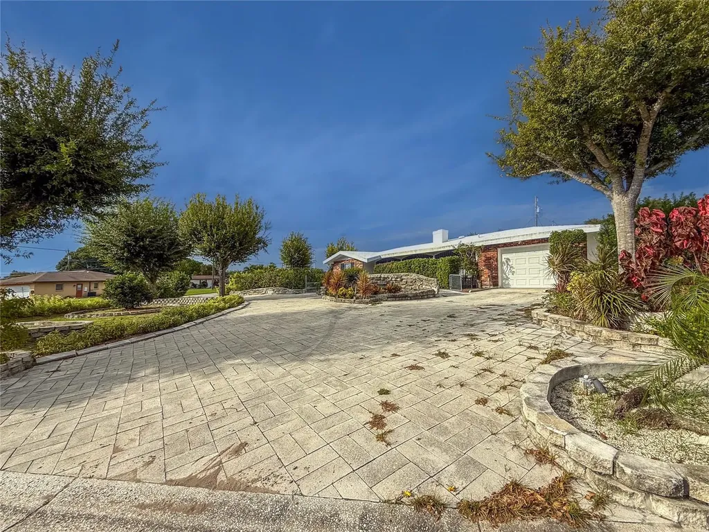 3205 Bougainvillea Street Sarasota FL 34239