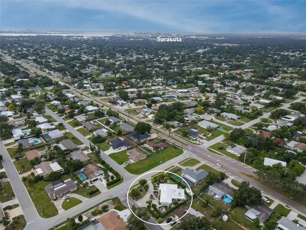 3205 Bougainvillea Street Sarasota FL 34239