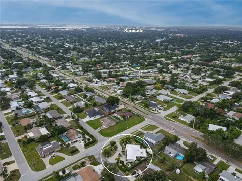 3205 Bougainvillea Street Sarasota FL 34239