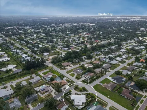 3205 Bougainvillea Street Sarasota FL 34239