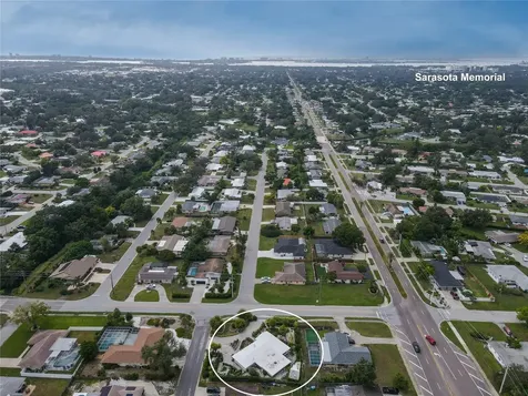 3205 Bougainvillea Street Sarasota FL 34239