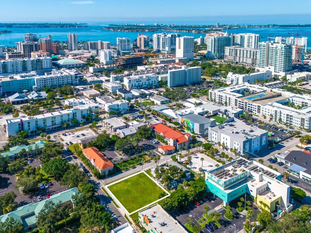 701 Cohen Way Sarasota FL 34236