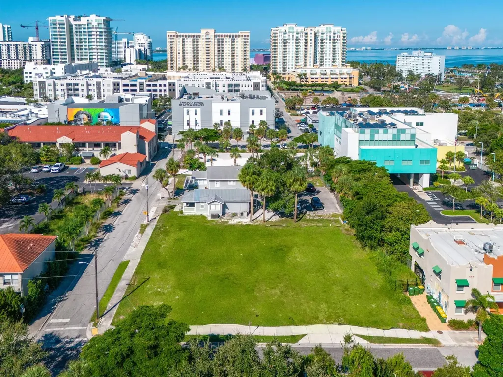 701 Cohen Way Sarasota FL 34236