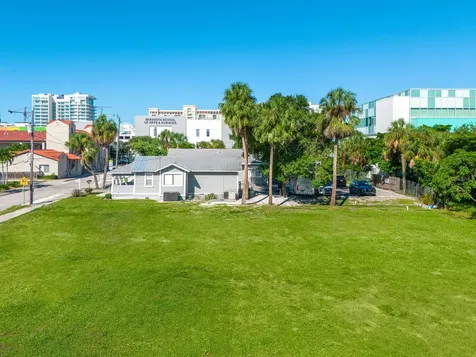 701 Cohen Way Sarasota FL 34236