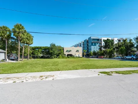 701 Cohen Way Sarasota FL 34236