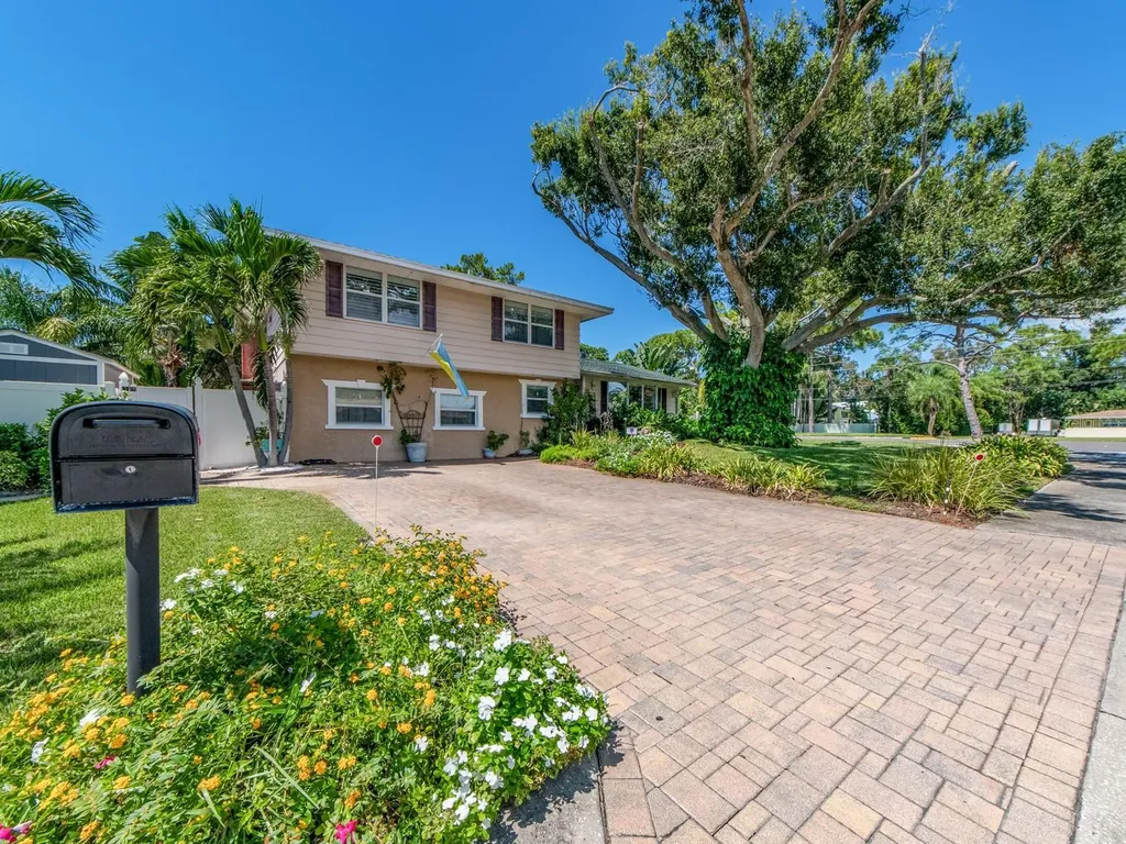 7796 132nd Way Seminole FL 33776
