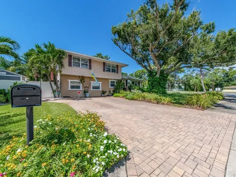 7796 132nd Way Seminole FL 33776