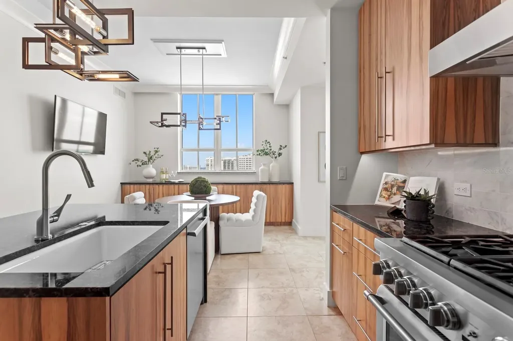 1350 Main Street Sarasota FL 34236