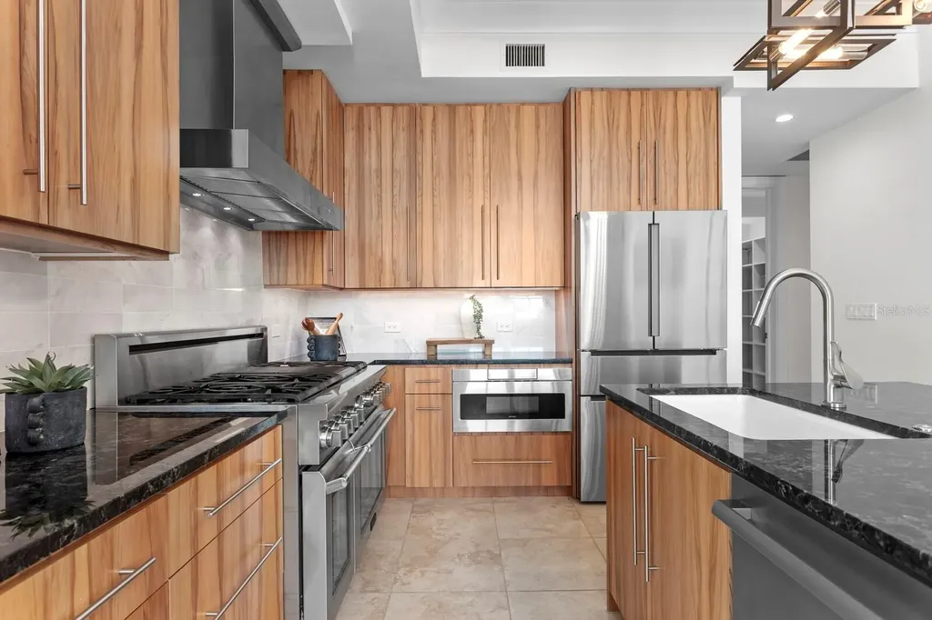 1350 Main Street Sarasota FL 34236