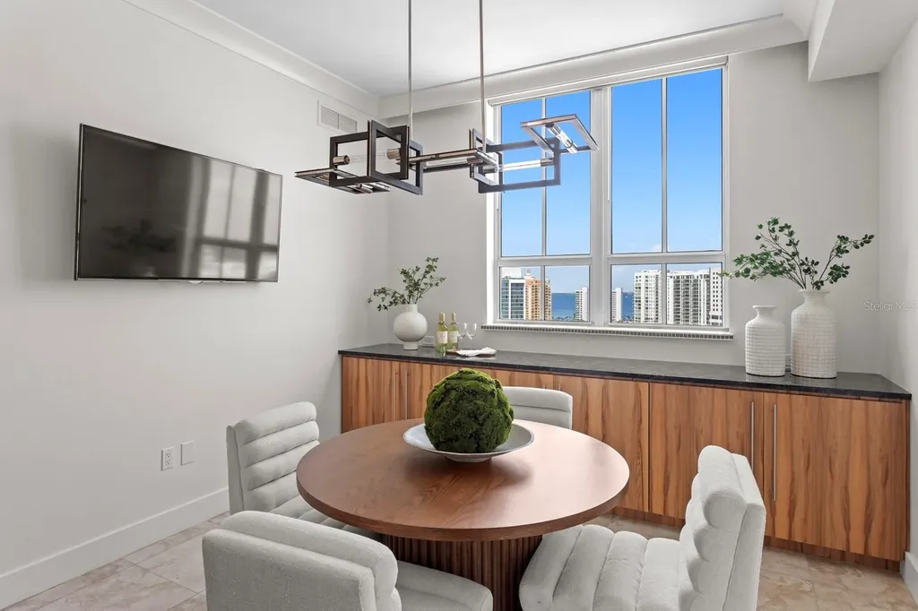 1350 Main Street Sarasota FL 34236