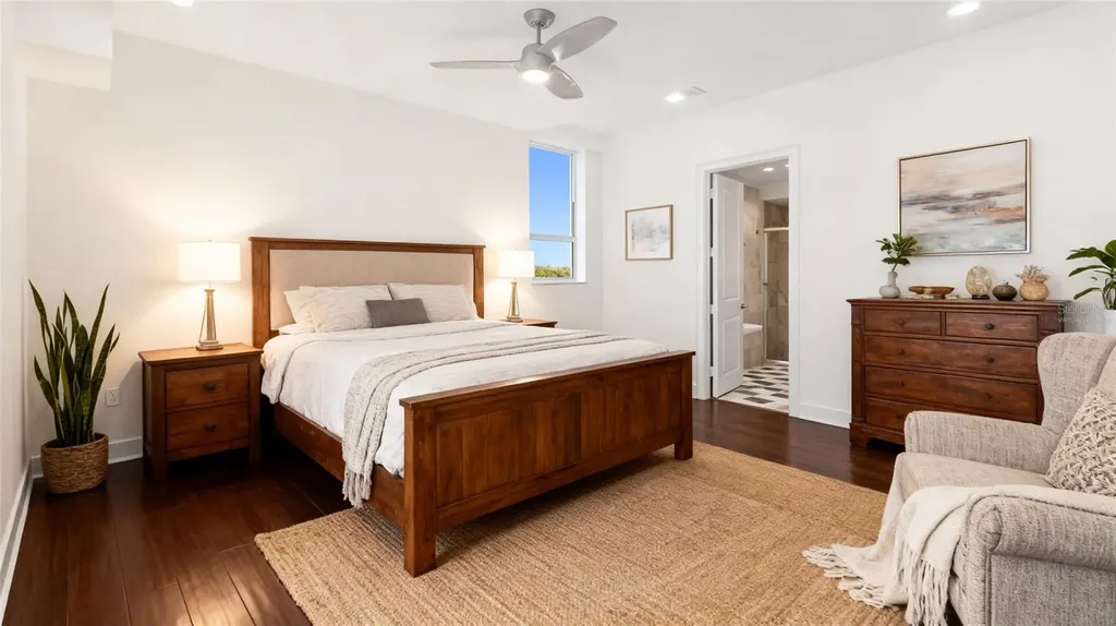 1350 Main Street Sarasota FL 34236