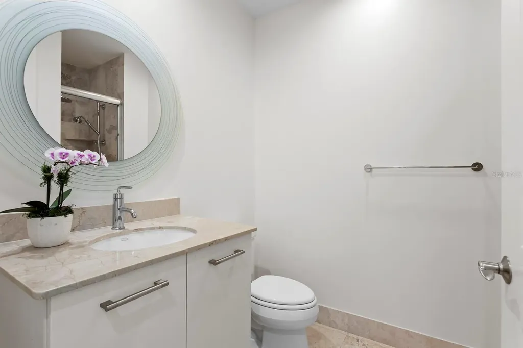 1350 Main Street Sarasota FL 34236