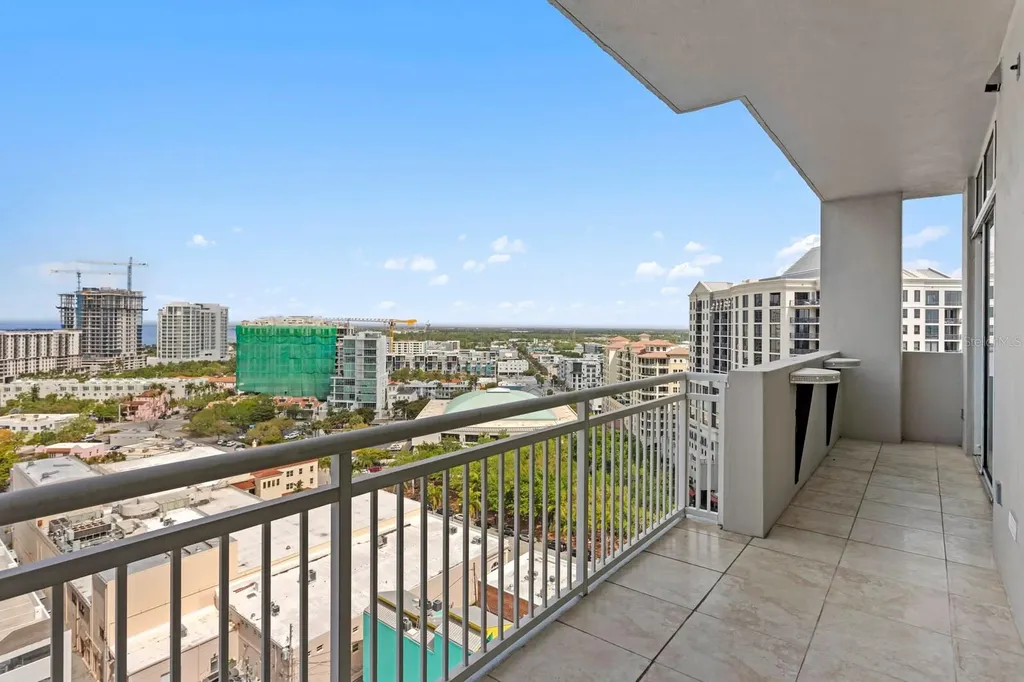 1350 Main Street Sarasota FL 34236