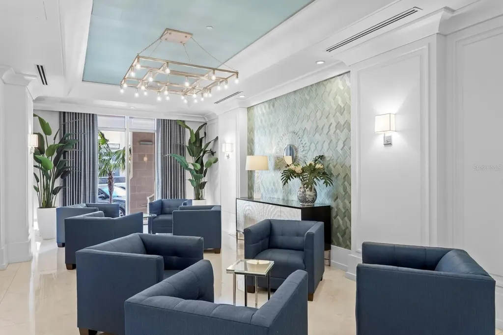 1350 Main Street Sarasota FL 34236