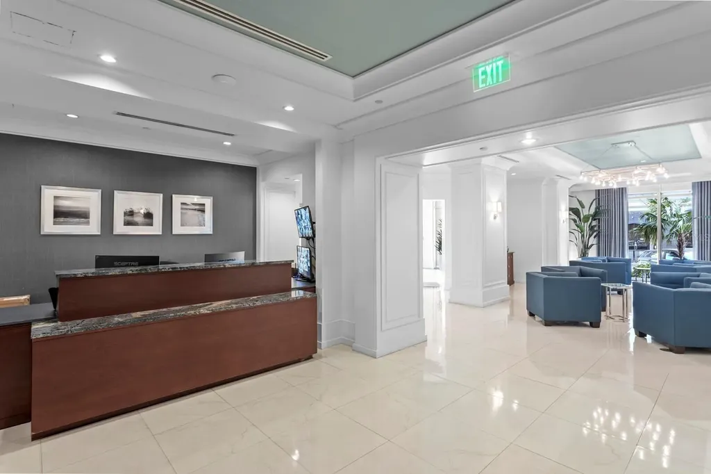 1350 Main Street Sarasota FL 34236