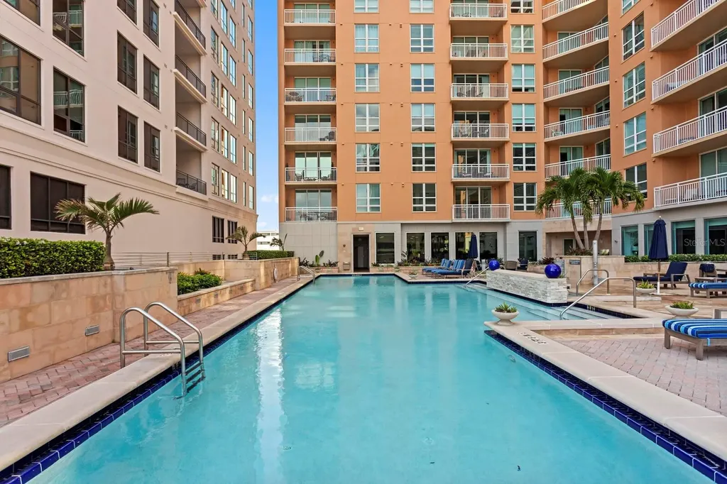 1350 Main Street Sarasota FL 34236