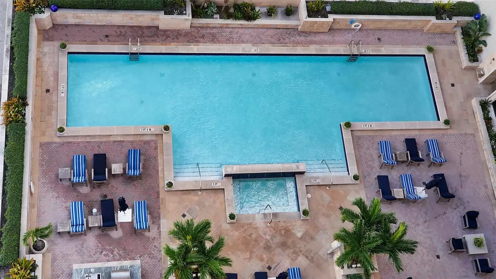 1350 Main Street Sarasota FL 34236