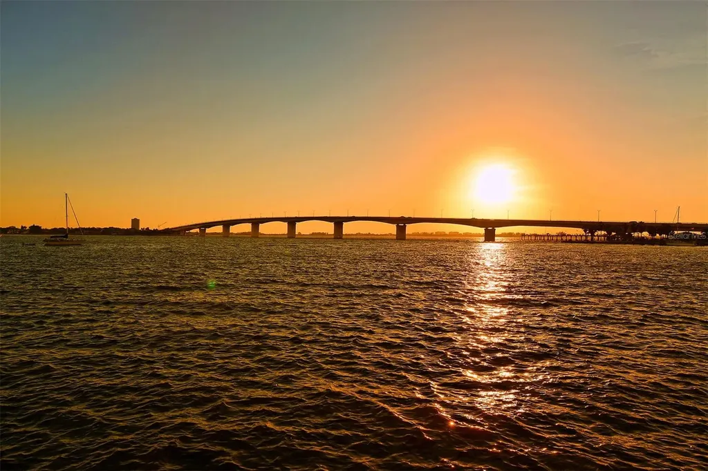 1350 Main Street Sarasota FL 34236