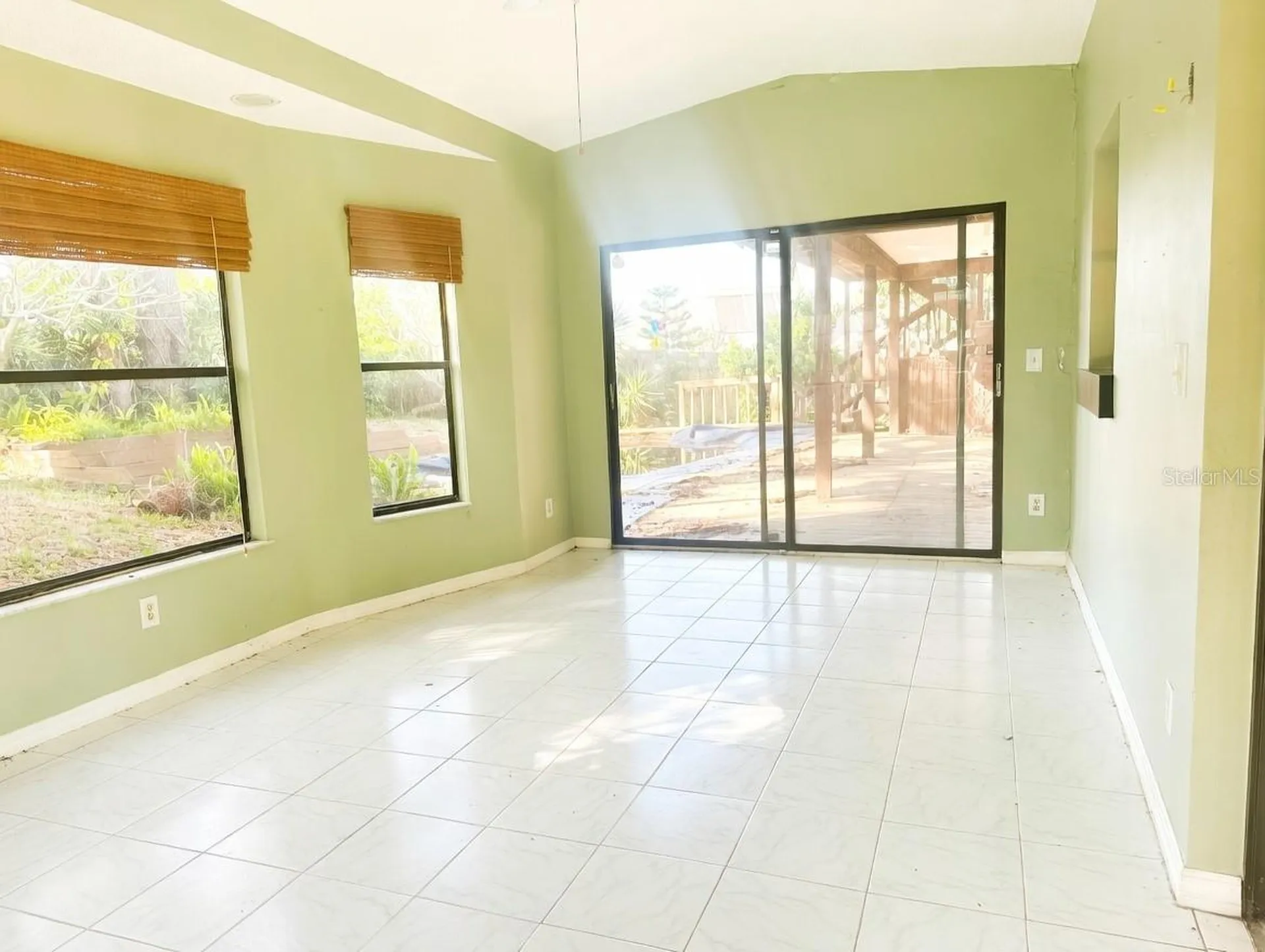 628 Timber Lane Tarpon Springs FL 34689