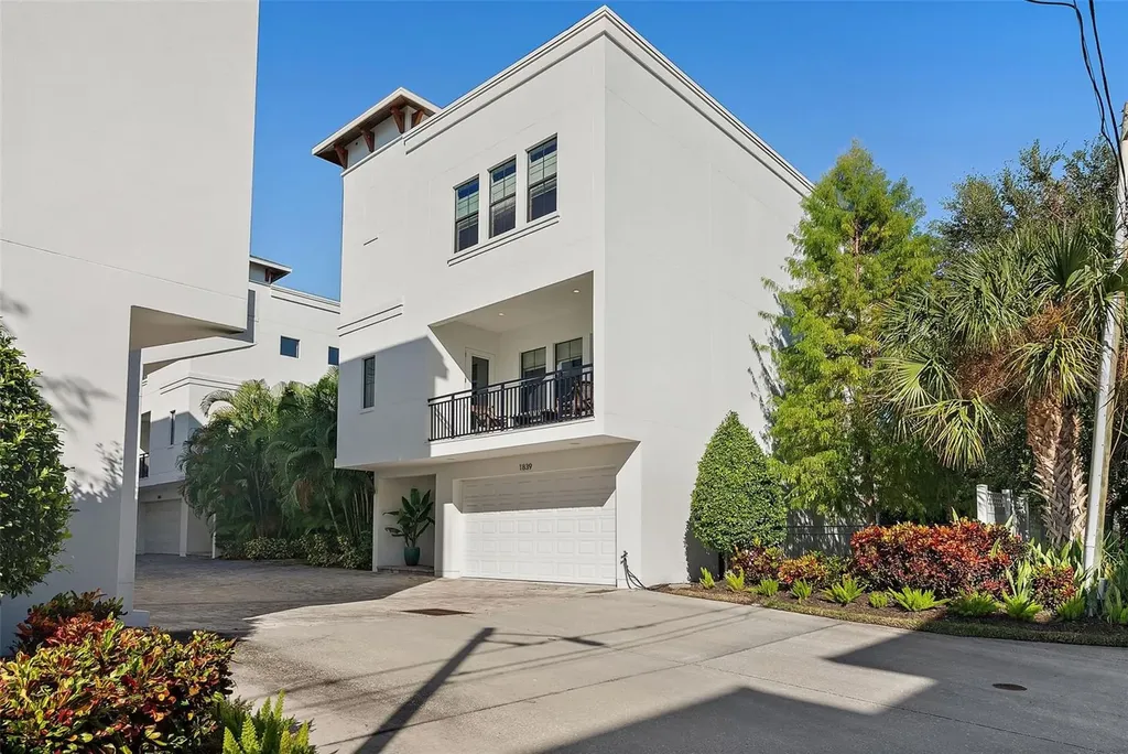 1839 5th Street N St Petersburg FL 33704