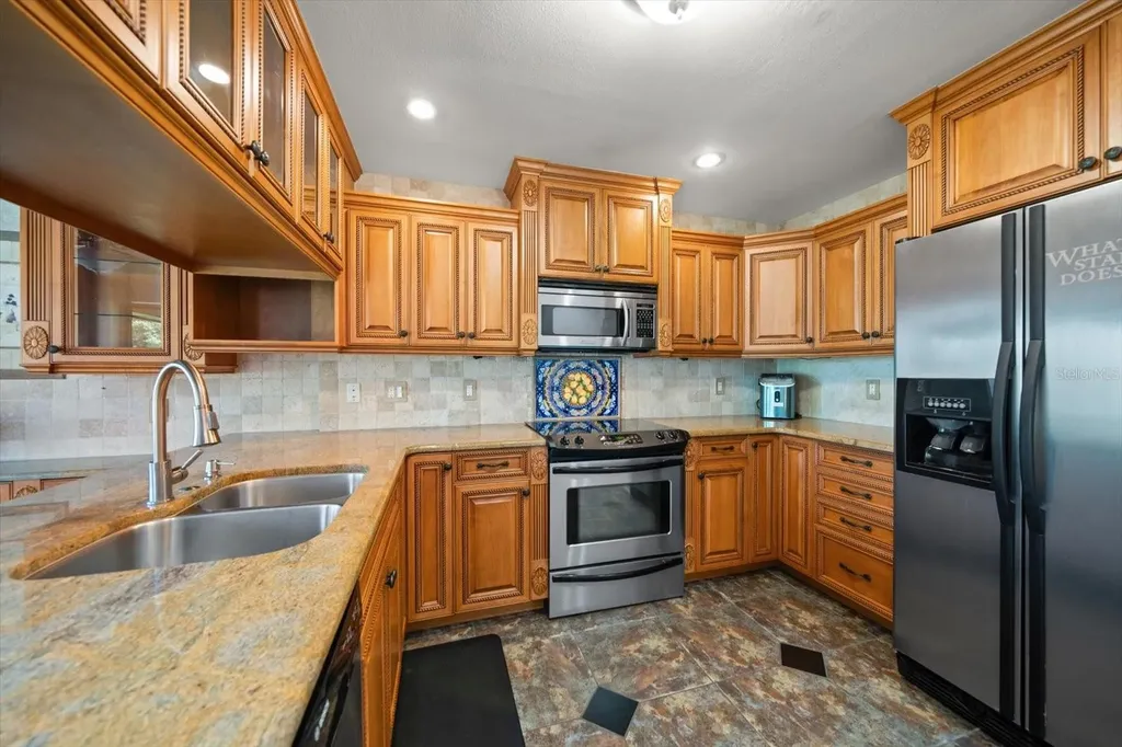 75 Pelican Place Belleair FL 33756