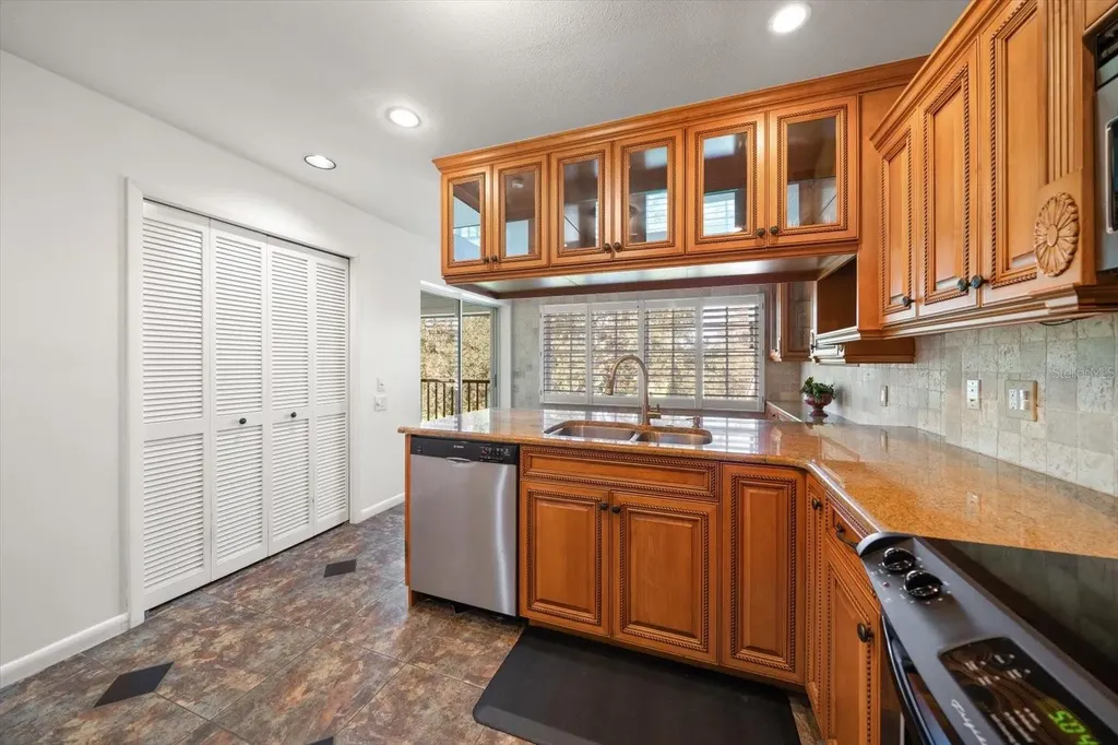 75 Pelican Place Belleair FL 33756