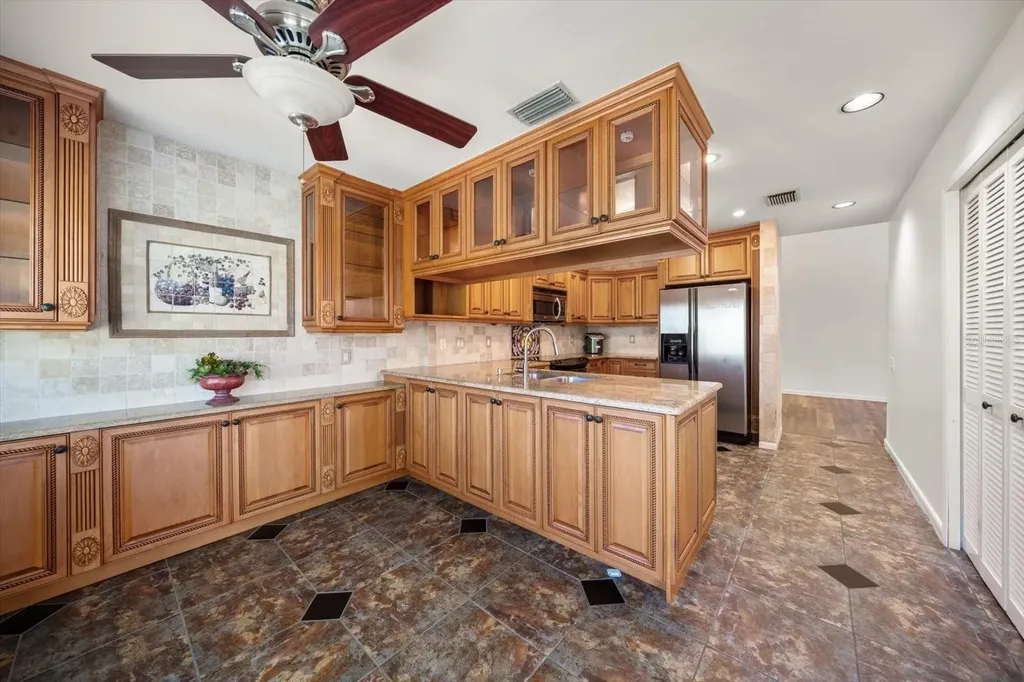 75 Pelican Place Belleair FL 33756