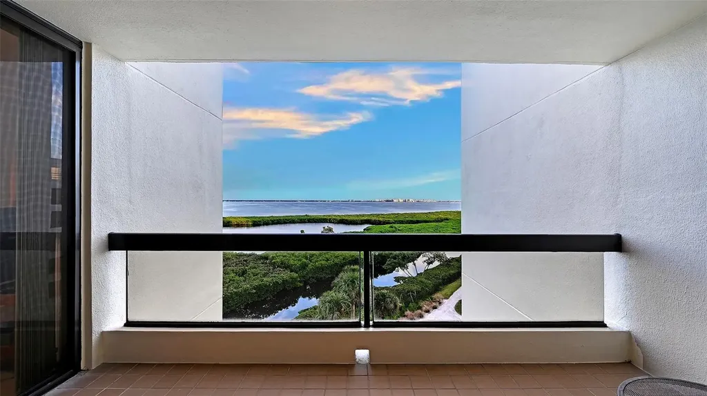 1932 Harbourside Drive Longboat Key FL 34228
