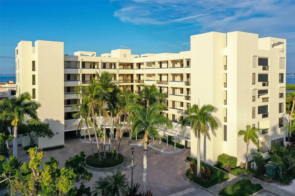 1932 Harbourside Drive Longboat Key FL 34228