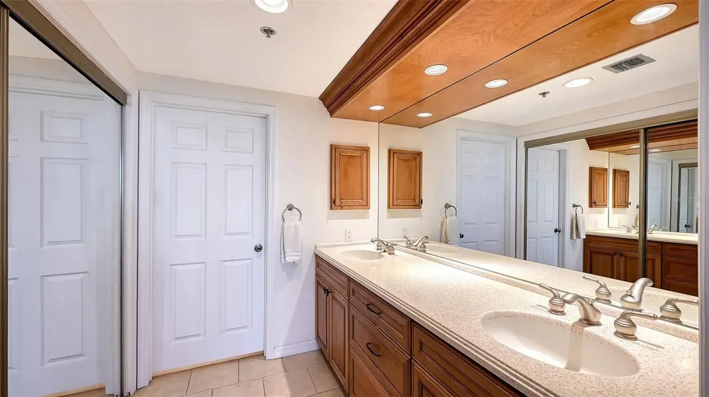 1932 Harbourside Drive Longboat Key FL 34228