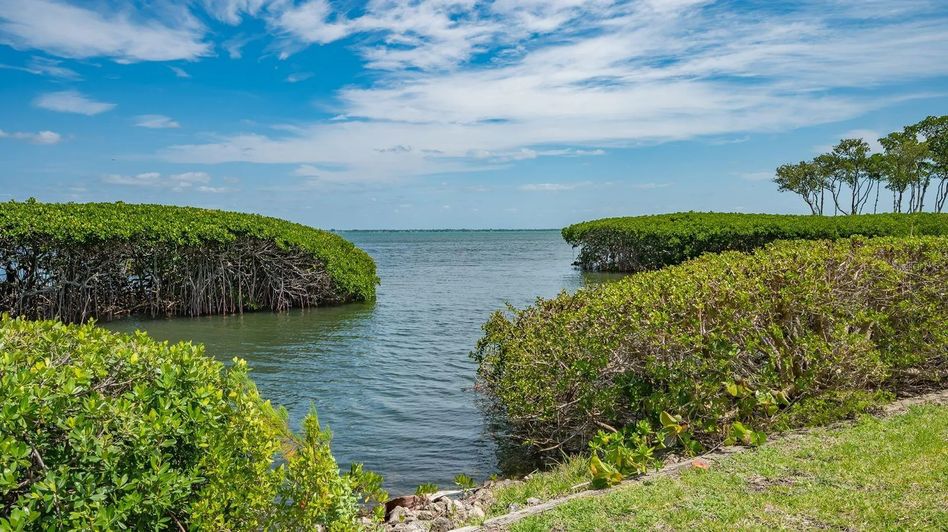 1932 Harbourside Drive Longboat Key FL 34228