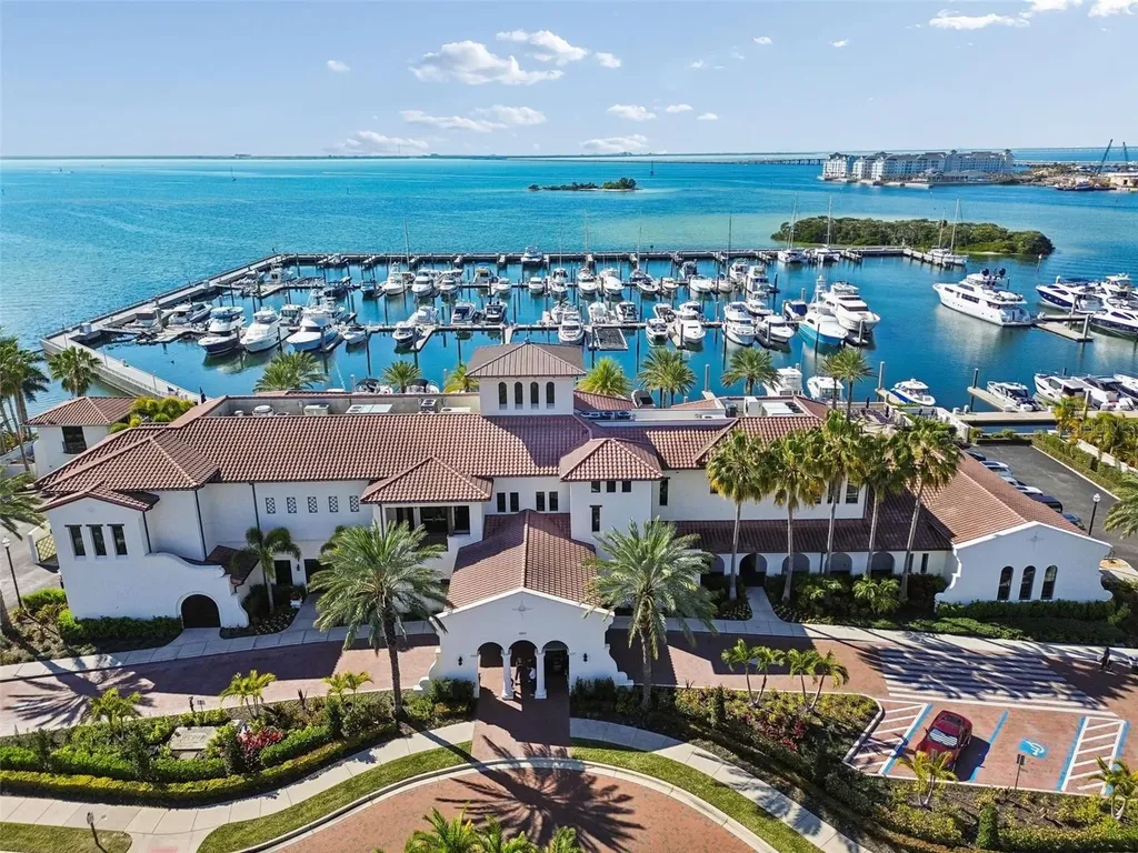 6101 Yeats Manor Drive Tampa FL 33616