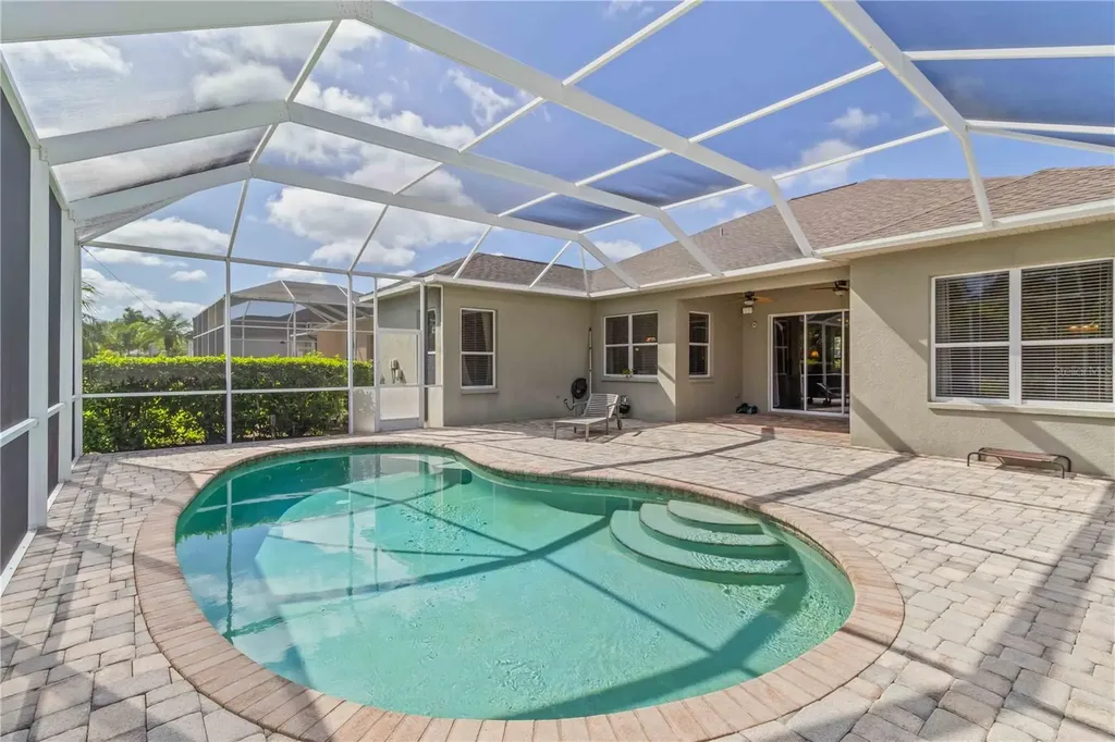 343 Londonderry Drive Sarasota FL 34240